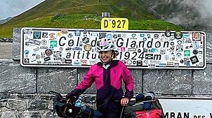 Svenja Huneck ist leidenschaftliche Radlerin. Ihr Hobby bringt sie zu immer neuen Erfahrungen und Chancen in der Welt.