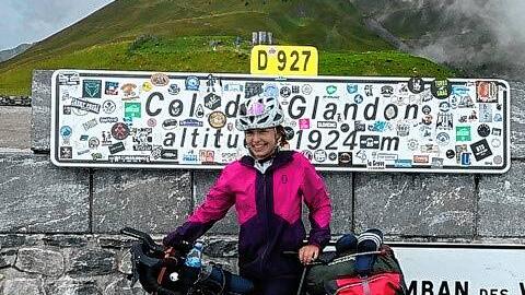 Svenja Huneck ist leidenschaftliche Radlerin. Ihr Hobby bringt sie zu immer neuen Erfahrungen und Chancen in der Welt.