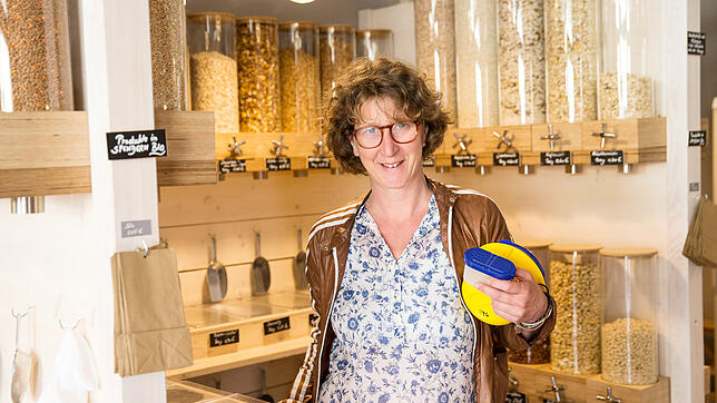 Einige Einkäufe verlegte Kerstin Mommsen in den Laden "Heimatliebe Unverpackt", um Plastik zu vermeiden. Bild: Trautmann