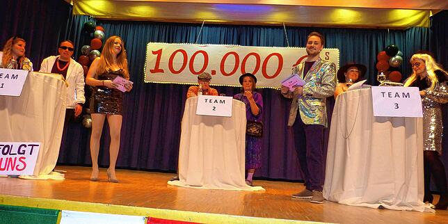 Die 100.000-Euro-Show mit drei Rateteams war eine neue Idee mit zwei charmanten Moderatoren: Anna-Rebecca Stürzenhofecker und Sebastian ...