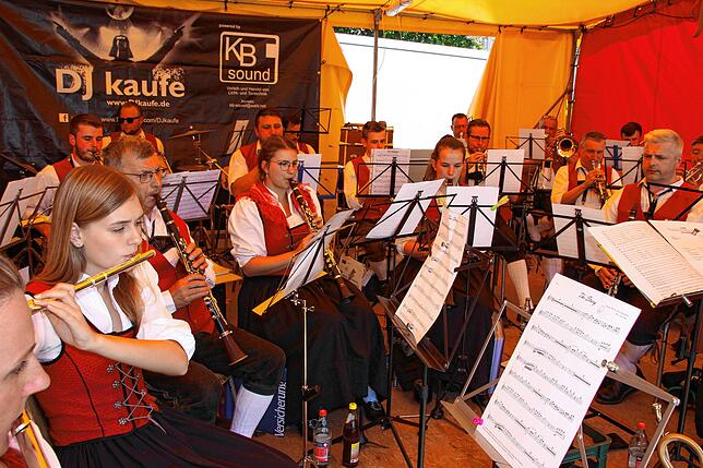 Bild 7: Spaß und Stimmung beim Walder Dorffest