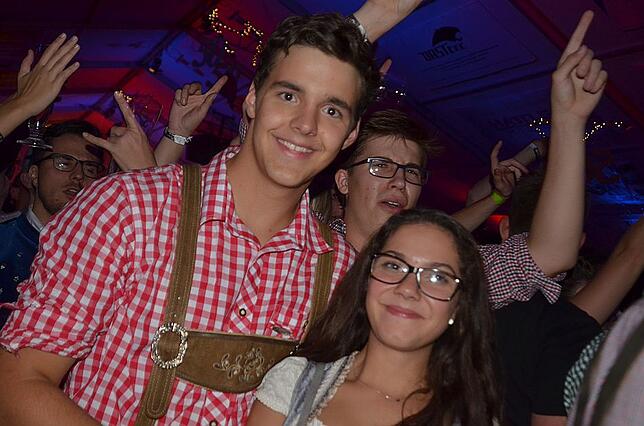 Bild 3: Bilder: Erntedankfest in Weiler startet mit einer großen Party