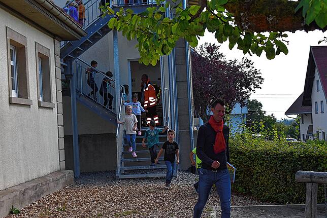 Der Fluchtweg aus dem Schulhaus führt über die Feuertreppe, die es noch nicht so lange gibt.
