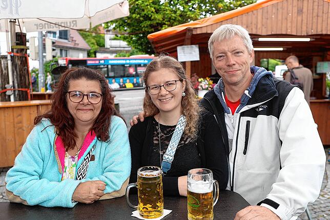 Bild 19: Frühschoppen und Flohmarkt locken die Besucher – so endet das Dingelsdorfer Herbstfest 2024