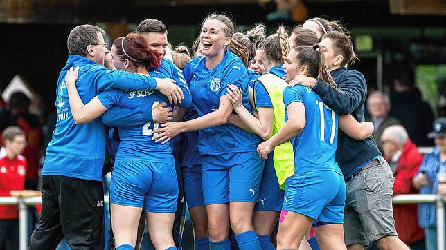 Grenzenloser Jubel: Die Frauen der SF Schliengen sind Siegerinnen im Bezirkspokal des Fußball-Bezirks Hochrhein. Im Finale beim FC ...