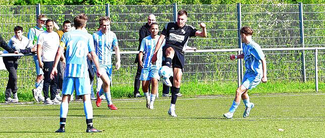 Bild 11: SV Obersäckingen steht nach 2:0 gegen SG FC Wehr/Brennet II an der Tabellenspitze – wir haben Fotos!