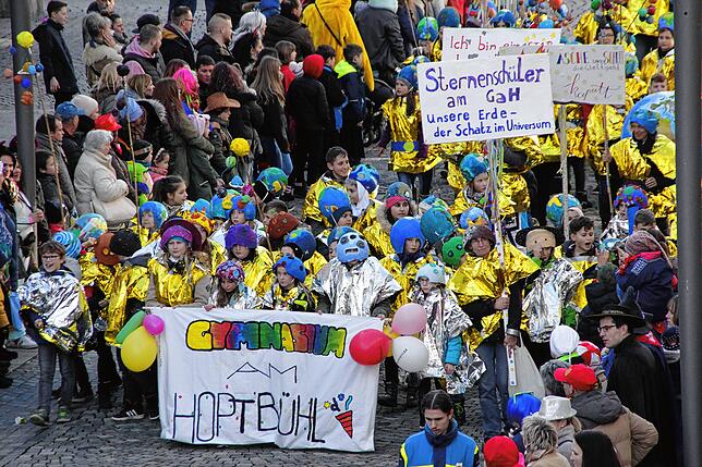 Bild 12: Bilder vom großen Kinderumzug in VS-Villingen am Schmotzigen &ndash; Teil 2