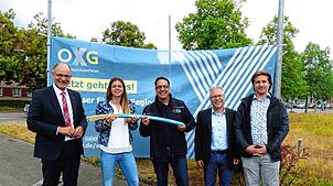 Die OXG Glasfaser GmbH hat in der Südstadt mit dem Glasfaserausbau begonnen und die Stadt hofft auf ein gutes Ergebnis (von links): OB ...