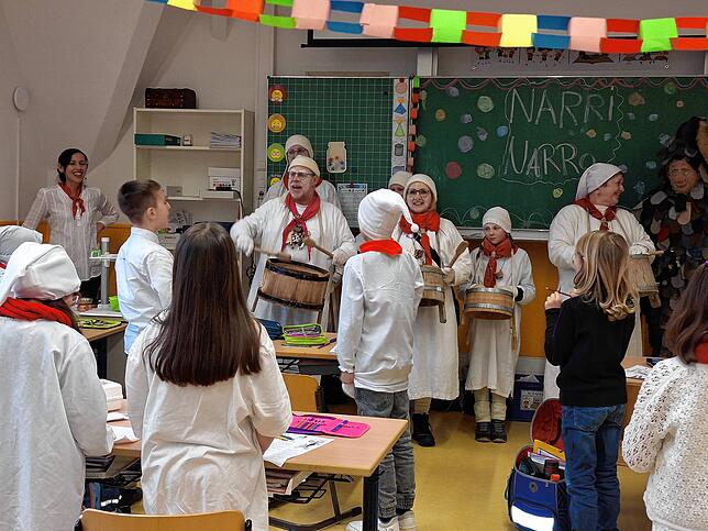 Bild 8: Fasnacht in Waldhut: Schulbefreiung, Rathaussturm und die besten Bilder der Narren!