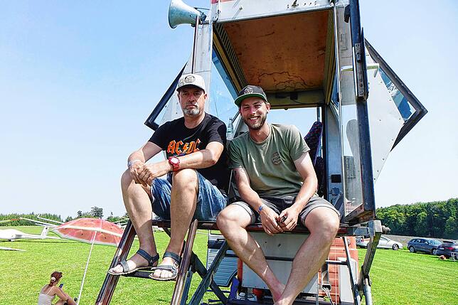 Generationenwechsel bei der Wettbewerbsleitung des Jugendvergleichsfliegens: Udo Diesing (links) hat die Leitung im vergangenen Jahr an ...