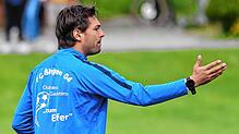 Der Blick von Singens Spielertrainer Christian Jeske geht in Richtung Meisterschaft.