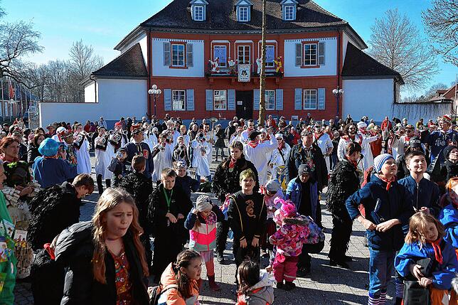 Bild 25: Narren und Stadt feiern in Bad Dürrheim Fasnetsauftakt