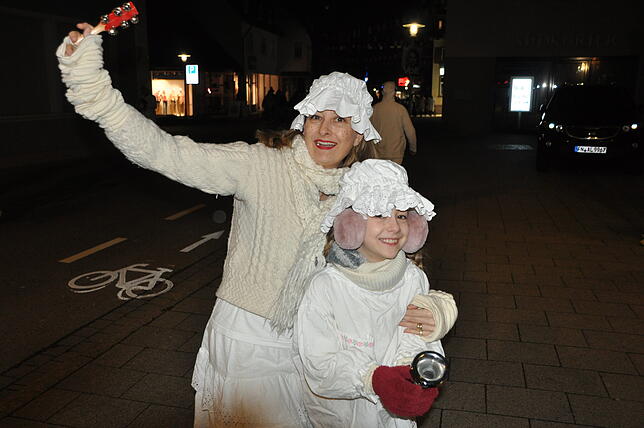 Bild 6: Hemdglonker-Umzug in Markdorf: Hunderte Narren im weißen „Nachthemed“ – die besten Bilder!