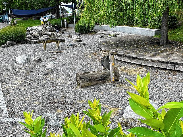 So leer hat man den Wasserspielplatz im Juni selten gesehen. Doch noch führt er kein Wasser.