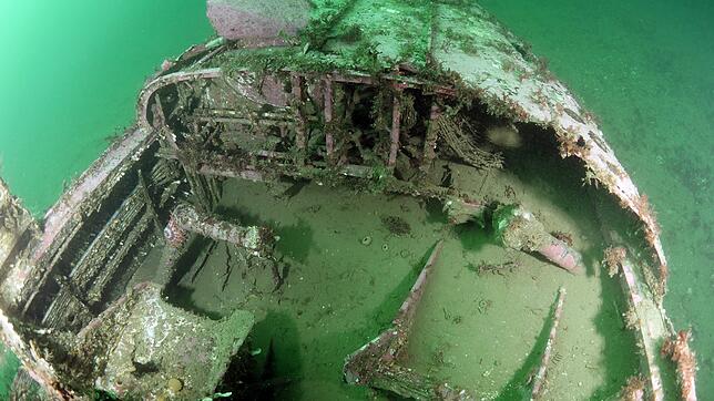 Das Cockpit war mit einer Doppelsteuerung ausgestattet und bot den Piloten beste Sicht. Das Armaturenbrett ist im Kriegsmuseum Narvik ...