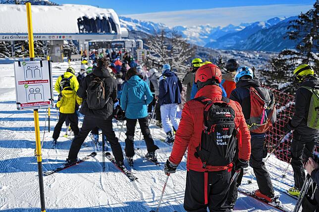 Geöffnet mit reduzierter Kapazität: In der Schweiz – hier Anfang 2021 in Wengen im Berner Oberland – blieben die Lifte trotz ...