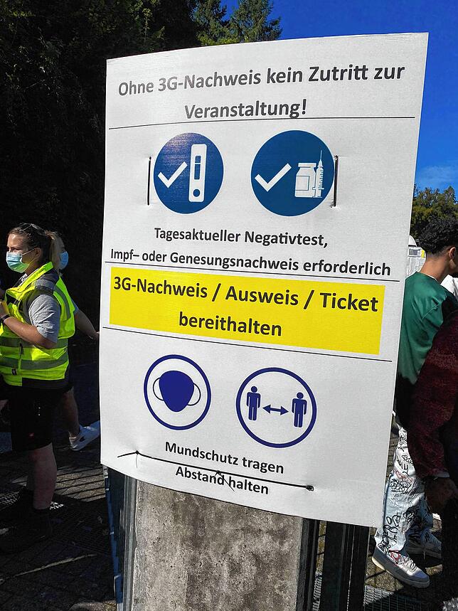 Bild 9: Gute Laune beim Gute-Zeit-Festival: Sehen Sie hier alle Bilder von der Sause im Bodenseestadion