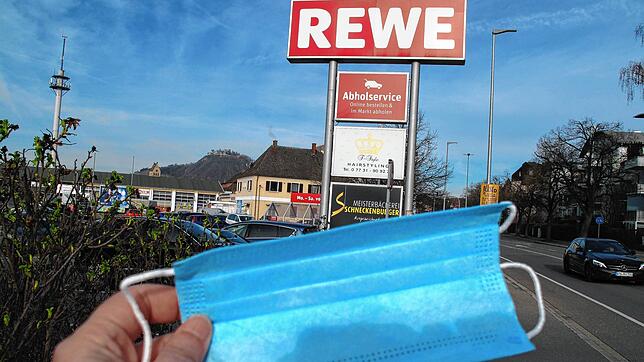 Ein Kreistagsmitglied rief Anfang 2022 dazu auf, in Gruppen ohne Maske in Supermärkte zu gehen und so gegen die Maskenpflicht zu ...