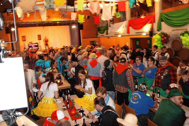 Bild 26: Bilder der Leiterbachpiraten Oberalpfen: So unvergesslich waren die Showabende!