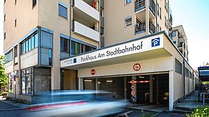 Eines von vier Parkhäusern in Friedrichshafen, das der Technische Werke Friedrichshafen GmbH gehört: das Parkhaus „Am Stadtbahnhof“.