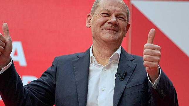 Seine SPD hat der Ampel-Koalition zugestimmt: der wohl künftige Kanzler Olaf Scholz darf sich freuen.