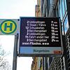 Am Bürgerbüro auf der Laube gibt es eine digitale Anzeigetafel. Ansonsten sind diese in Konstanz Mangelware. Dabei künftigen die ...