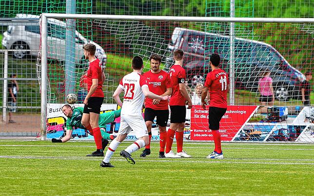 Bild 17: FC Hochrhein unterliegt 3:4 beim FC RW Weilheim &ndash; und wir haben Bilder!