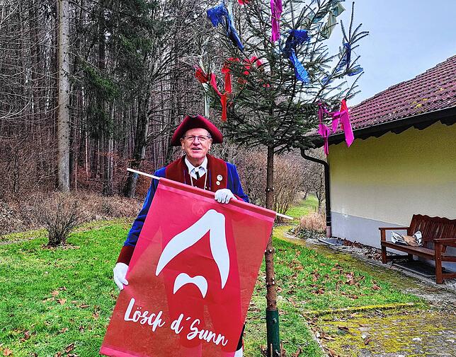 Der erste Narrenbaum steht bereits bei Narrenpräsident Reinhard Traber zu Hause. Bald ist es auch im Dorf zu sehen, das Zeichen der ...