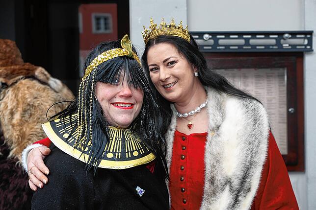 Bild 30: Fasnacht 2025 in Konstanz: Diese Bilder zeigen das bunte Narrentreiben auf der Marktstätte!