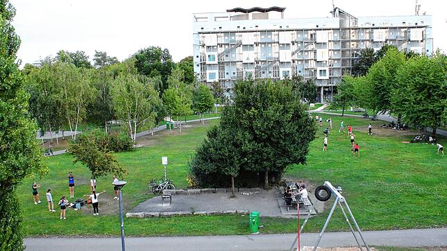 (Archivbild) Im Bereich des Grillstelle „Schänzle“, in der Nähe des Europahauses, kommt es am Samstagabend, 28. Juni, zu einer ...
