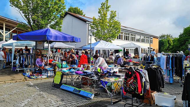 Der erste Walder Flohmarkt feierte eine gelungene Premiere. Viele Besucher lobten die familliäre Atmosphäre des Flohmarktes.