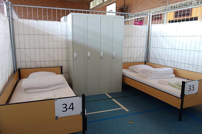 Die Betten stammen aus der Kaserne in Pfullendorf und können noch um Kinderbetten ergänzt werden.