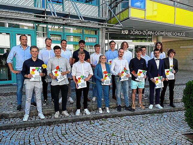 Für 35 Abiturienten ist am Technischen Gymnasium der Jörg-Zürn-Gewerbeschule Überlingen die Schulzeit zu Ende gegangen. Als ...