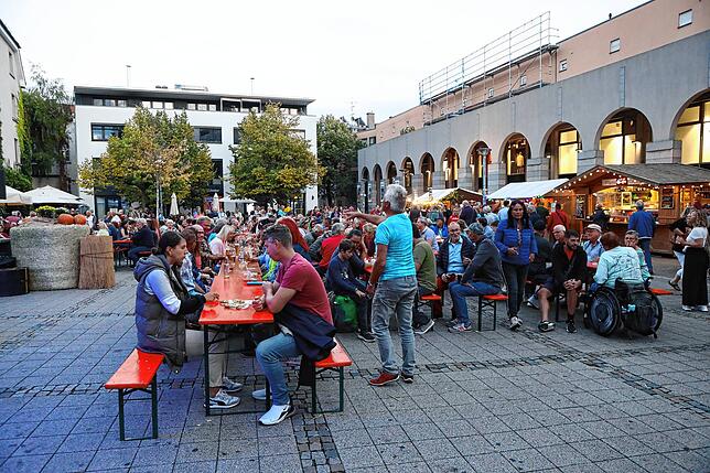 Bild 4: Der junge Wein steht beim Suserfest 2023 im Mittelpunkt