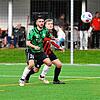 Der FC Königsfeld (Maximilian Lehmann, rechts) hat sich im Verfolgerduell gegen den VfR Stockach (Alessandro Fiore Tapia) mit 2:1 ...