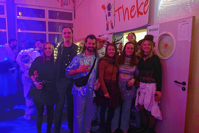 Bild 19: Landjugendliche feiern gemeinsam Fasnacht