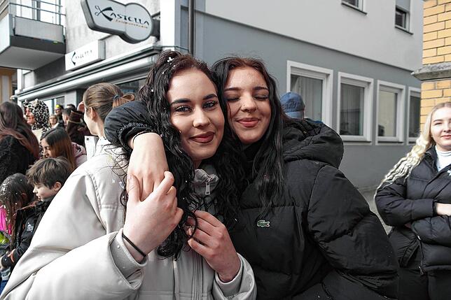 Bild 4: Bilder vom Narrensprung der Narrenzunft Seegockel in Friedrichshafen (1/3)