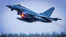 Ein Eurofighter der Bundeswehr, hier ein symbolisches Bild, war am Freitag über dem Schwarzwald unterwegs. Bild: dpa/Jens Büttner