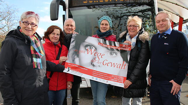 Dieses Plakat wird ab dem 18. November in allen Stadtbussen zu sehen sein. Die Aktion ist Teil der Aktivitäten zum Tag &bdquo;Nein zu ...