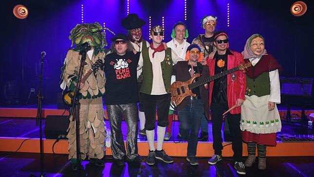 Die „Peng Gang“ aus Lauchringen ist Gewinner des „Närrischen Ohrwurms“ 2018. Über ein Viertel der Fernsehzuschauer stimmte beim Finale ...