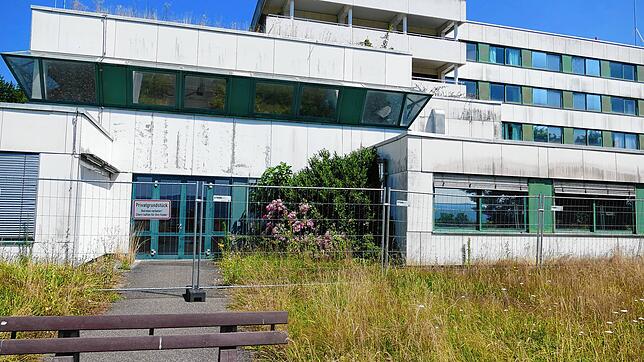 Das ehemalige Kreiskrankenhaus soll bald abgerissen werden. Foto: Nicolai Kapitz