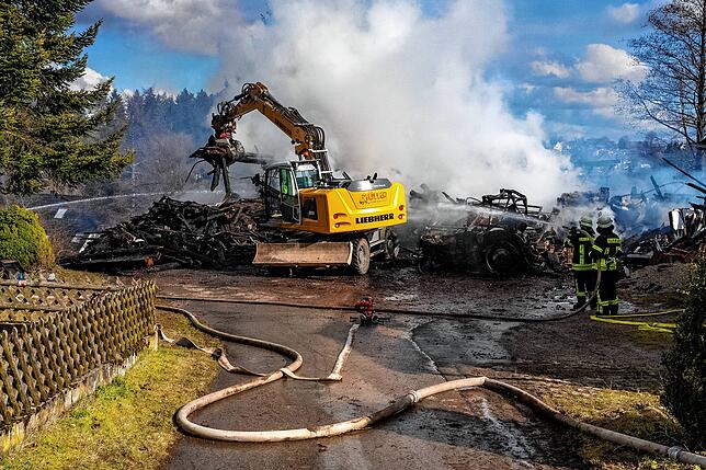 Bild 20: Bilder vom Großbrand in Fischbach: So haben die Flammen gewütet