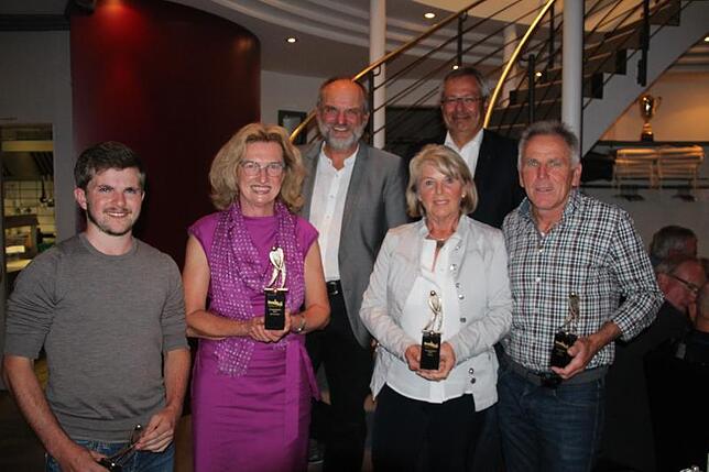 Die Clubmeister 2017 (vorne von links): Simon Stehle, Ulrike Hagemann, Ella Wolf, Hans Michelberger. Hinten v.l.: Spielführer Ewald ...