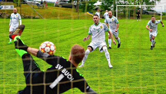 Bild 40: SV Buch schafft noch ein 2:2 gegen den SV Herten &ndash; und wir haben Bilder!