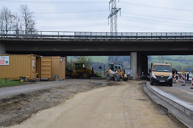 Bild 2: Fotos von der Straßenbaustelle zwischen B313 und Wahlwies aus: Alles nimmt langsam wieder Form an