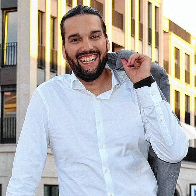Timo Johannes Mayer ist der Produzent und künstlerische Leiter der „Tom Brady-Story“.