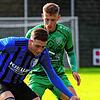 Eng an seinen Gegenspielern dran: Lukas Jäger (rechts), Verteidiger des TSV Aach-Linz, hier im Duell mit Felix Buhl vom SV ...