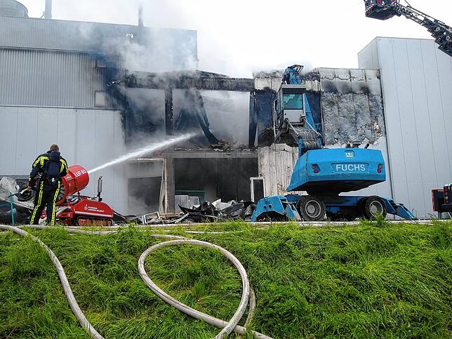 Ein Löschroboter des Landkreises Waldshut kam bei dem Großfeuer zum Einsatz.