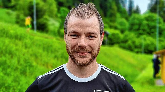 Torriecher: Adrian Malzacher, Torschützenkönig der vergangenen Saison in der Kreisliga B-2 mit 31 Treffern will auch eine Etage höher ...
