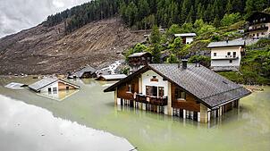 Ein großer Teil des Dorfes Blatten im Lötschental im Kanton Wallis wurde unter den Massen von Eis, Schlamm und Felsen begraben. Im Mai ...